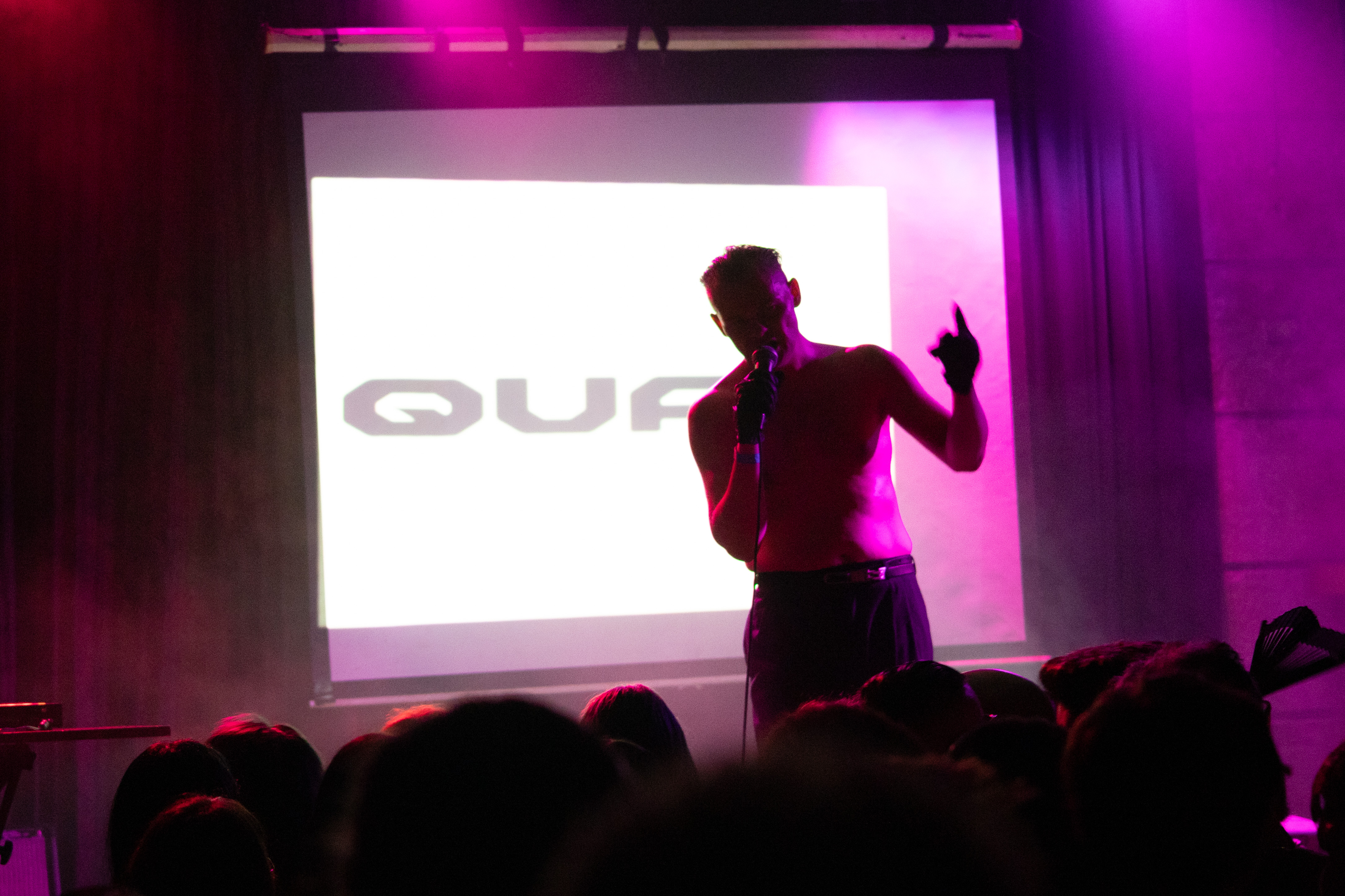 Qual Live Performance